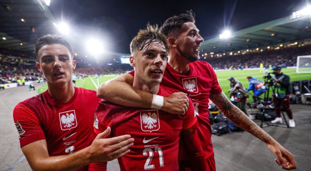 Nicola Zalewski daje zwycięstwo! Pięć goli i wielkie emocje na Hampden Park