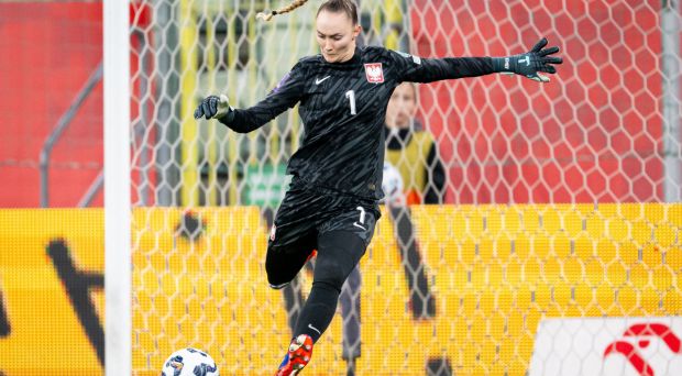 Bramkarka reprezentacji rozpoczęła naukę w UEFA Academy. „Celem PZPN jest wzmacnianie roli kobiet w piłce”