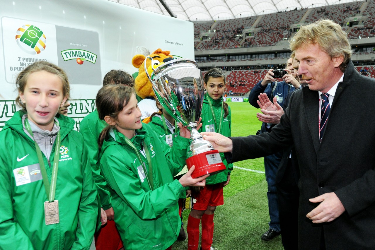 WIDEO: Zbigniew Boniek zaprasza na Turniej "Z Podwórka na ...