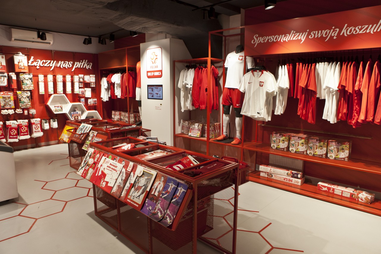 Discover the official Fan Shop and get closer to the Poland